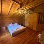 Gazde/Camere de închiriat Sedir