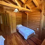 Gazde/Camere de închiriat Sedir *