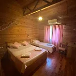 Gazde/Camere de închiriat Sedir